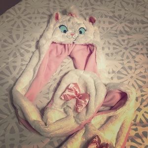 Disney  Marie hat and scarf attached